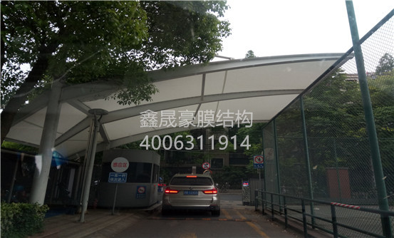 膜結構車(chē)棚