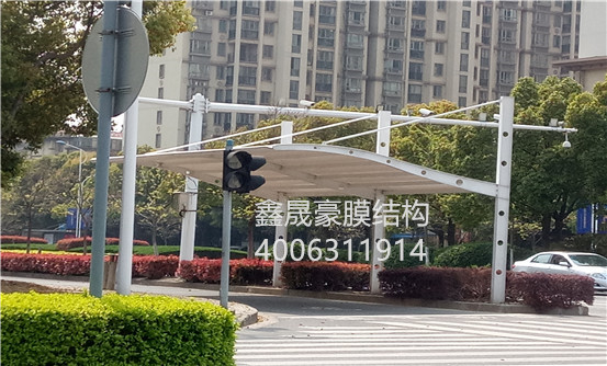 靖江交通路口膜結構遮陽(yáng)雨棚