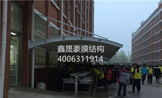 膜結構遮陽(yáng)棚