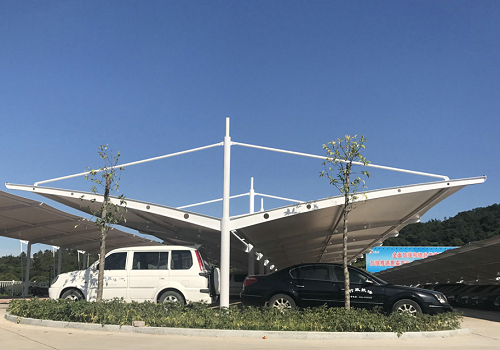 戶(hù)外停車(chē)場(chǎng)加裝膜結構雨棚